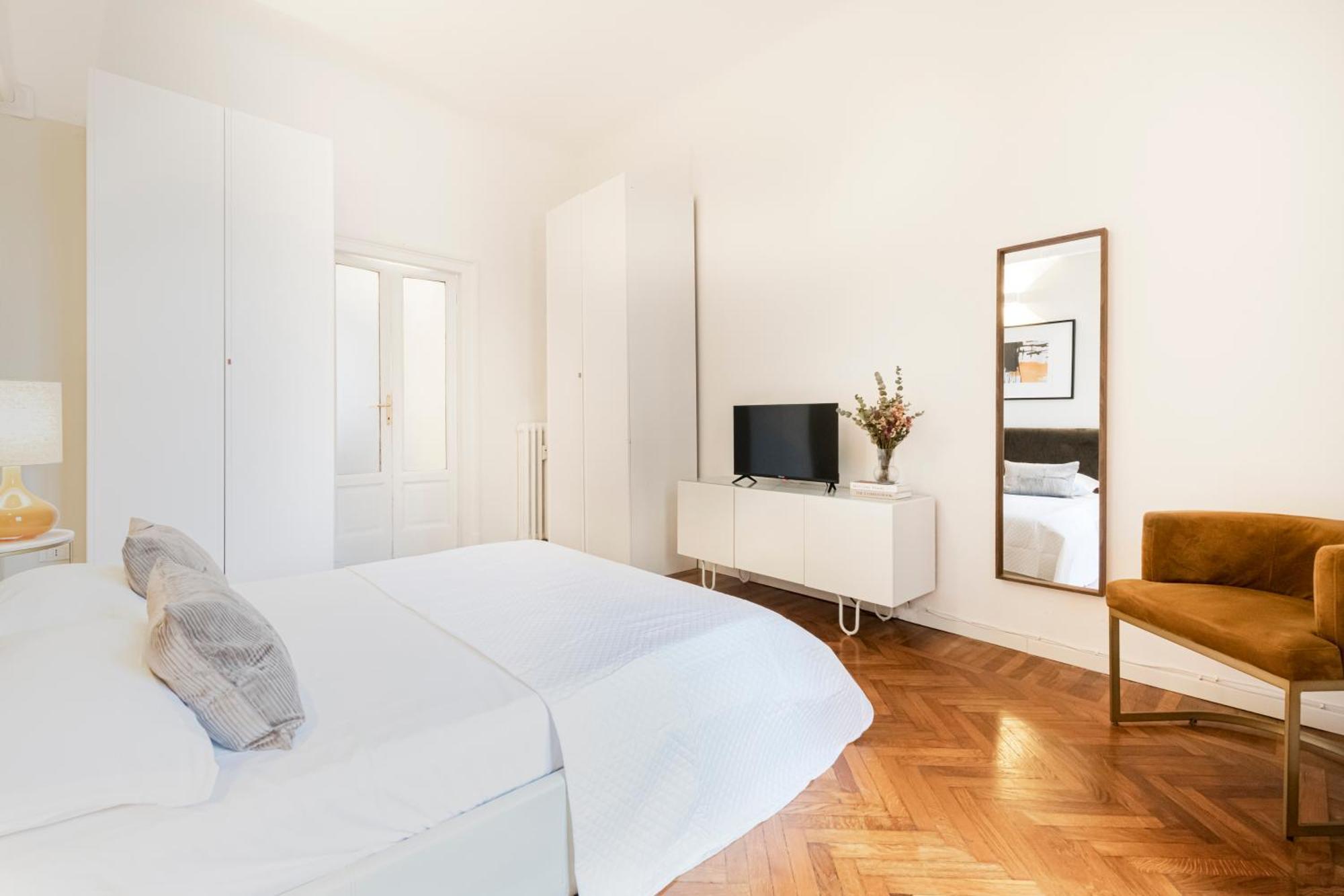 Spacious In Design District By Easylife * Mailand