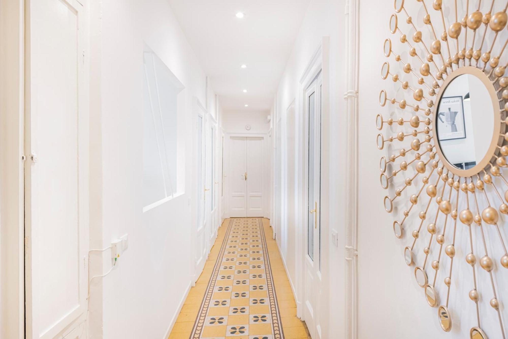 Spacious In Design District By Easylife Apartment