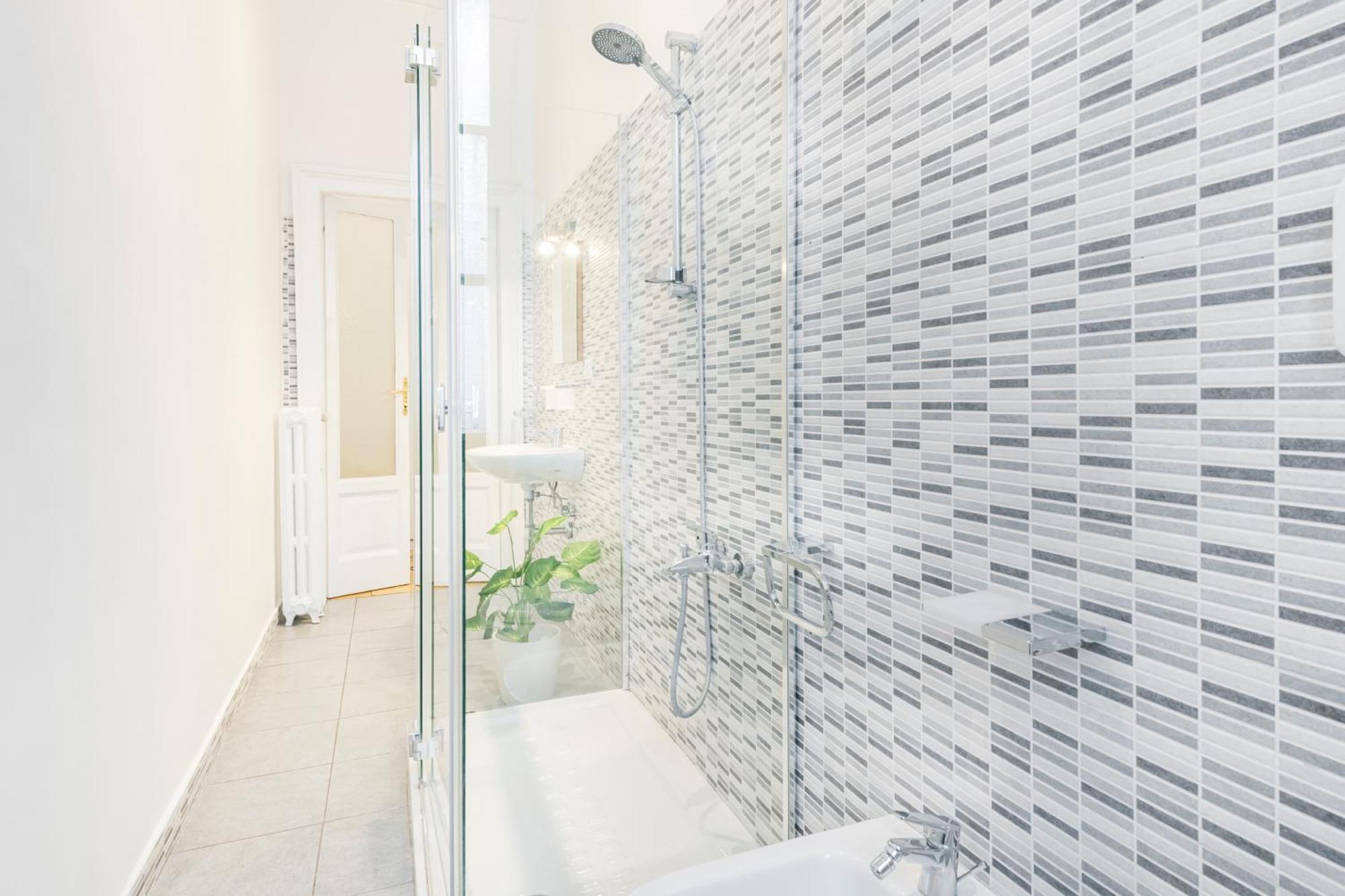 Spacious In Design District By Easylife * Mailand